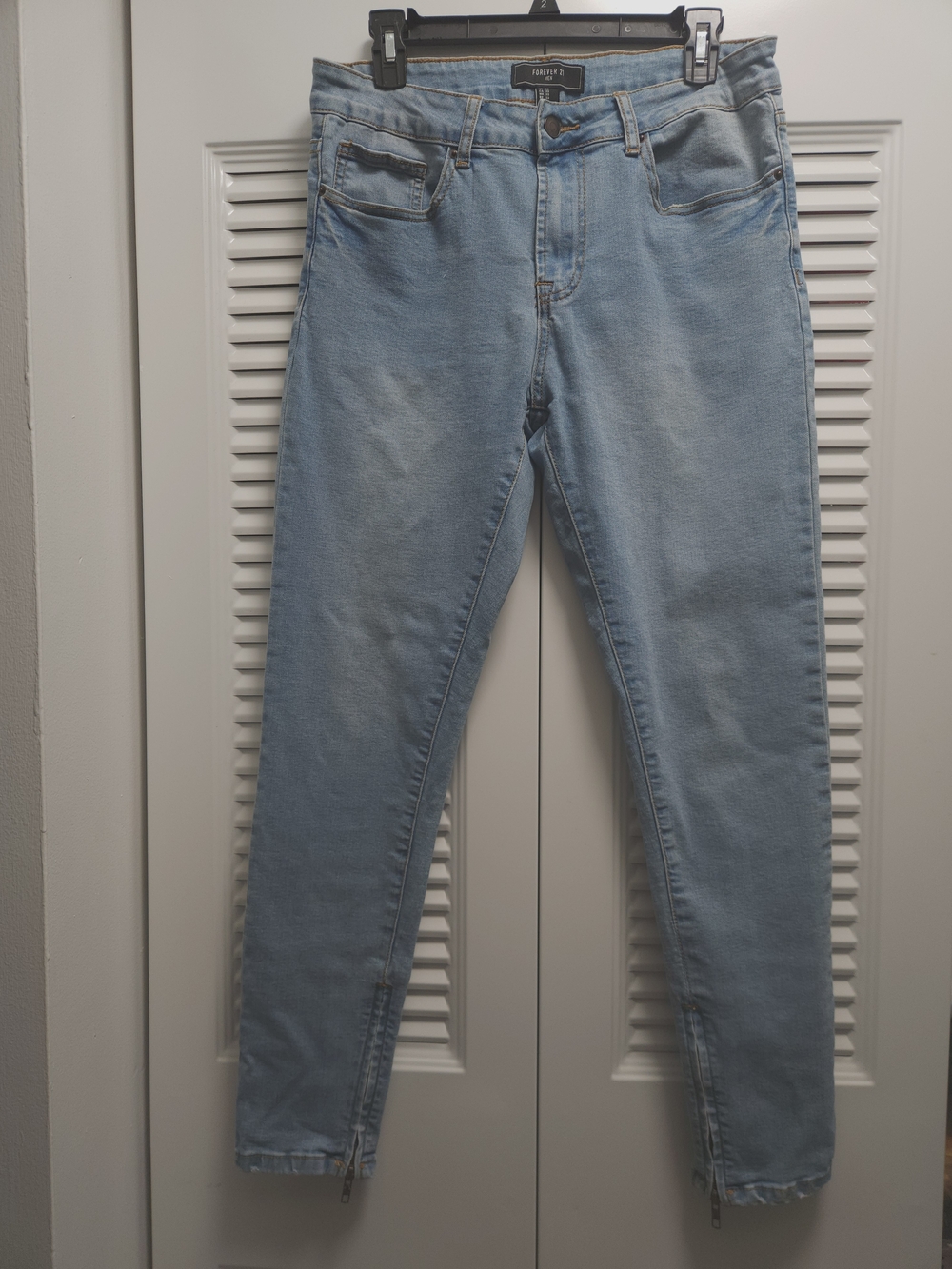 Forever 21 Men Light Wash Skinny Jeans Sz 33 Ankle Zip Stretch Denim